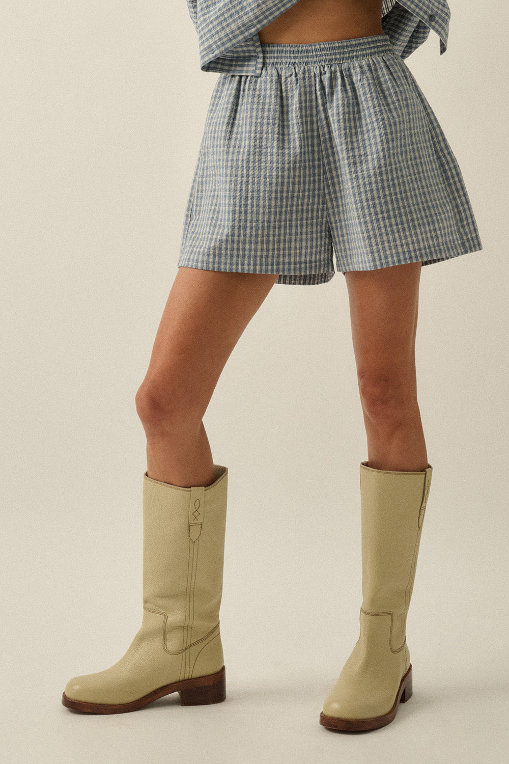 Plaid Textured Seersucker Wide-Leg Pocket Shorts (Chambray)