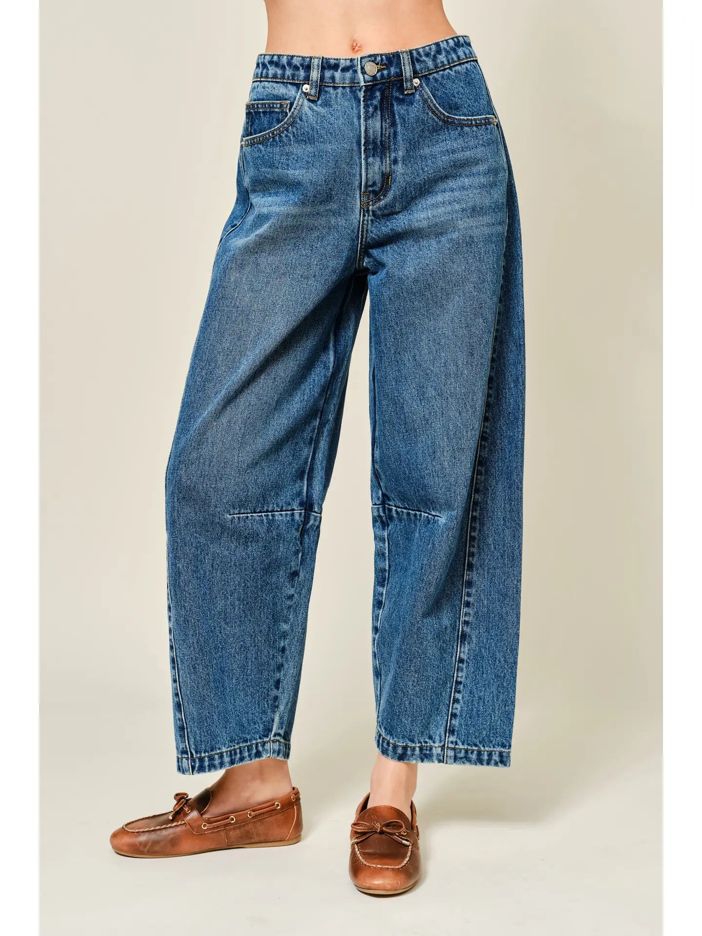 Mid-Rise Relaxed Fit Barrel Jeans