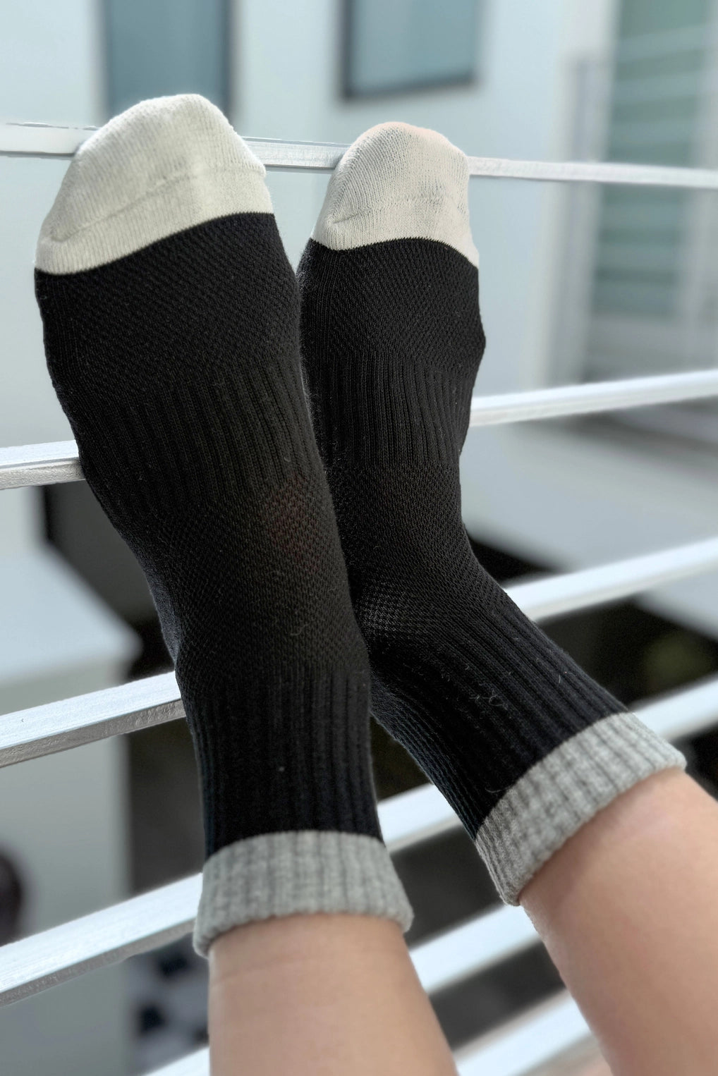 Color Block Girlfriend Socks (Black/Grey)