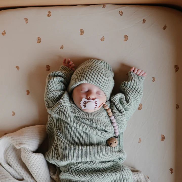 Stretchy Crib Sheet (Rainbows)