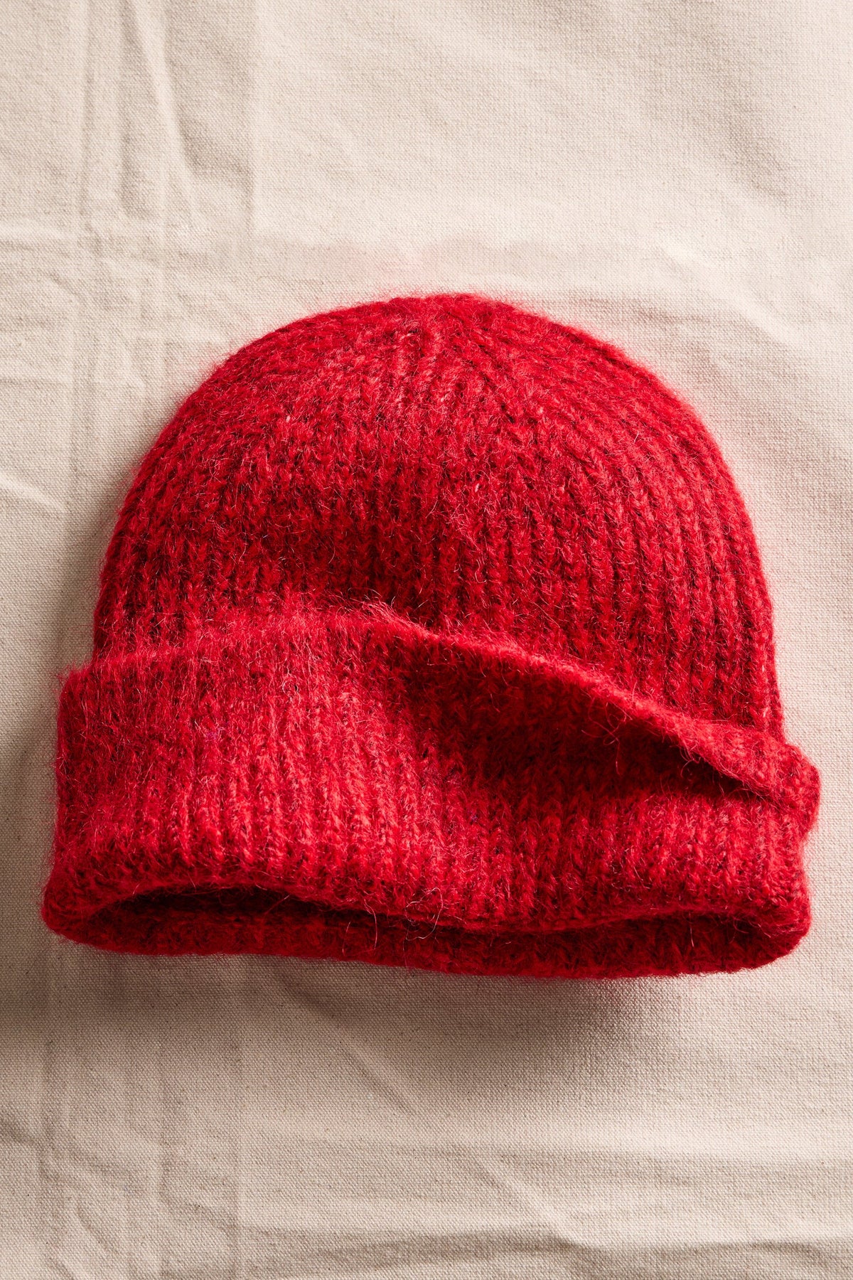 RED FROSTLINE BEANIE