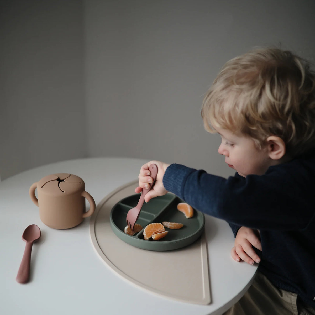 Silicone Suction Plate - Dried Thyme